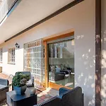 Santa Rita Roomy Apartment