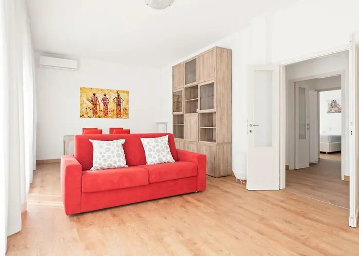 Santa Rita Roomy Apartment